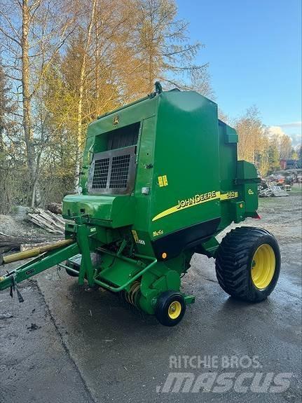 John Deere 582 Rituļu preses