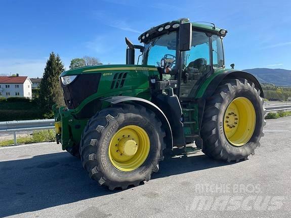 John Deere 6215 R Traktori