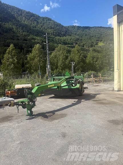 John Deere 630 Cits lopbarības novācēju, kombainu aprīkojums
