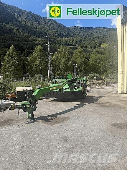 John Deere 630 Cits lopbarības novācēju, kombainu aprīkojums