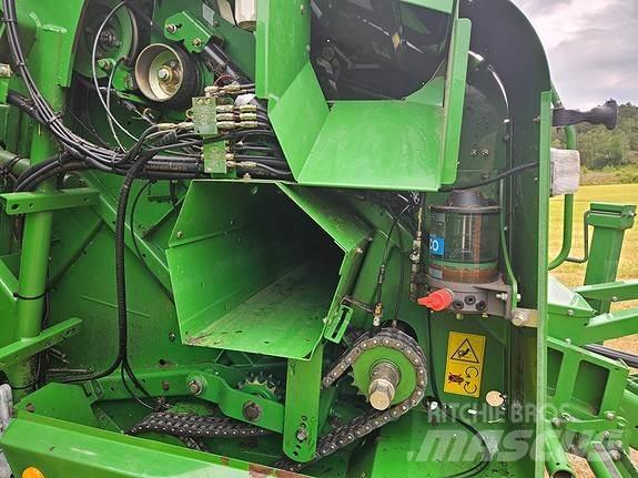 John Deere 744 Rituļu preses