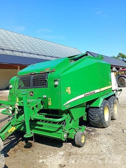 John Deere 744 Rituļu preses