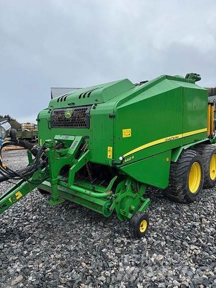 John Deere C440R Rituļu preses