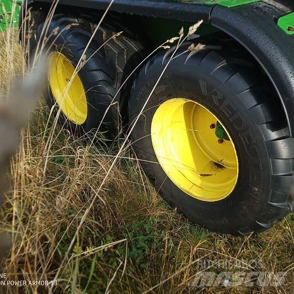 John Deere C441R Rituļu preses