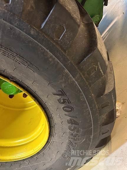 John Deere C441R Rituļu preses
