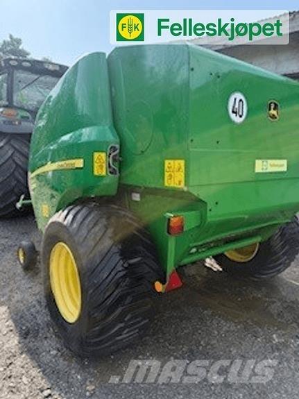 John Deere F440R Rituļu preses