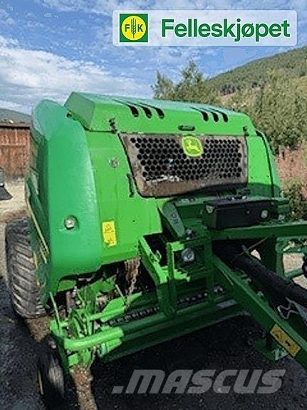 John Deere F440R Rituļu preses