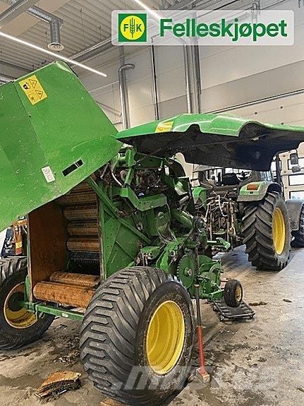 John Deere F441 Rituļu preses
