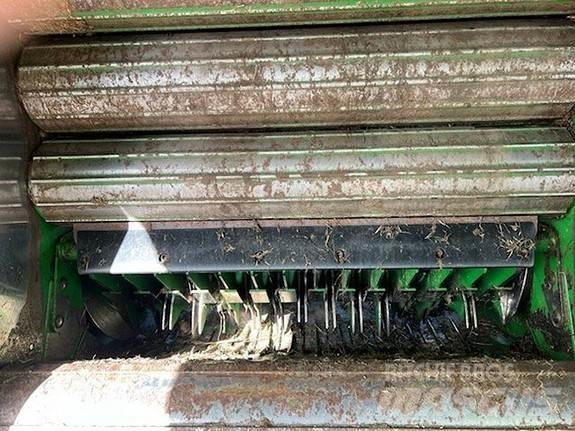 John Deere F441 Rituļu preses