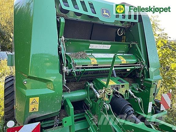 John Deere V451r Rituļu preses