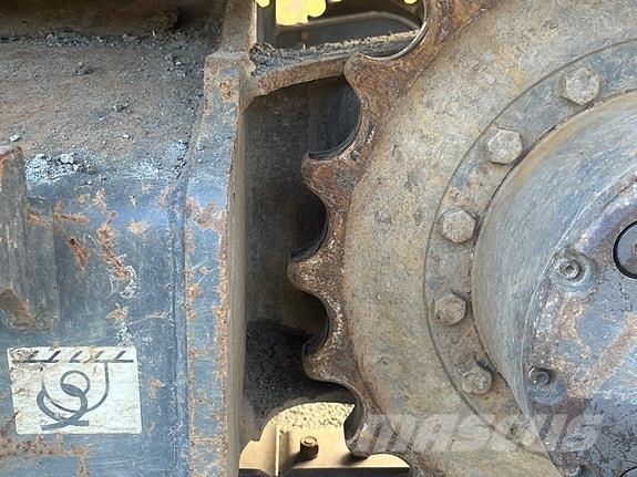 Kobelco SK75SR-7 Kāpurķēžu ekskavatori