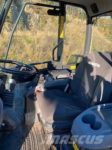Komatsu WA80M-7 Iekrāvēji uz riteņiem
