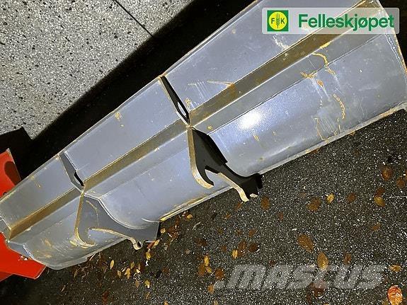  L45 Lietoti riteņu kompaktiekrāvēji