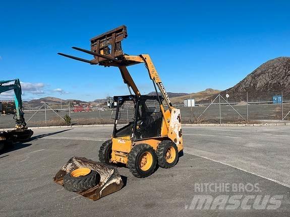 Mustang 2040 Lietoti riteņu kompaktiekrāvēji