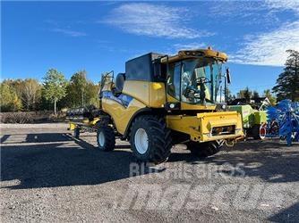 New Holland CX5080 Ražas novākšanas kombaini