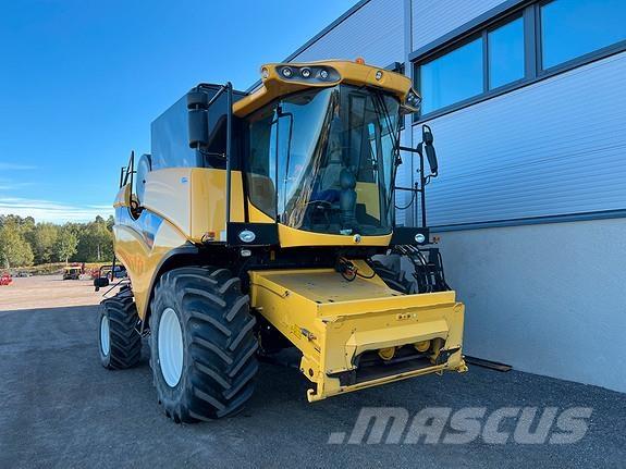 New Holland CX5080 Ražas novākšanas kombaini