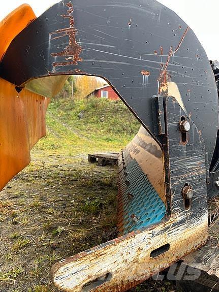  Øveraasen DEH285 Sniega naži un tīrītāji