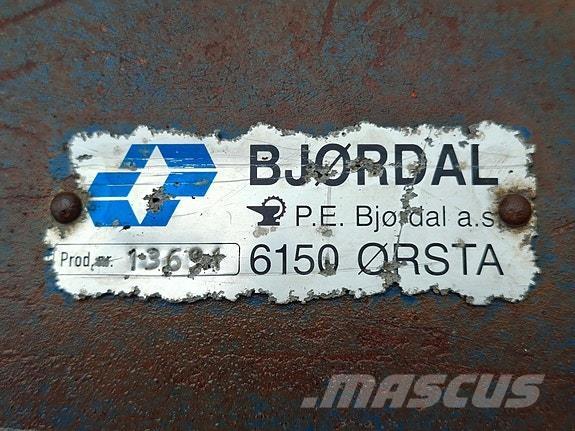  Perma SMA1100 Minerālmēslu izkliedētāji