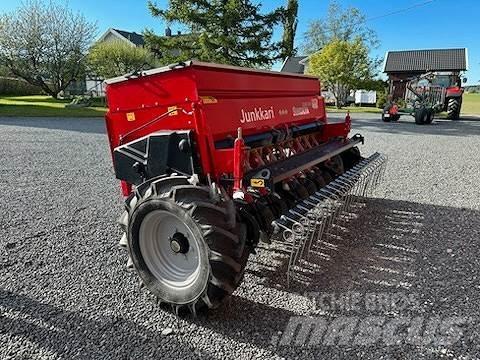 Simulta 2500LB Minerālmēslu izkliedētāji