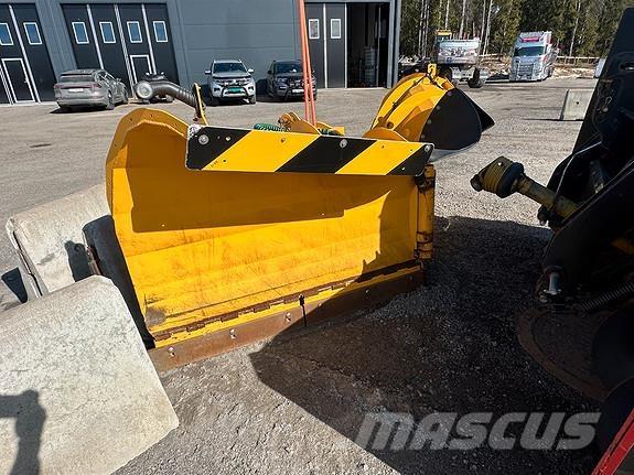 Tellefsdal V-90 Sniega naži un tīrītāji