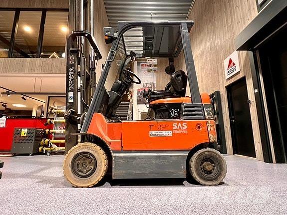 Toyota 7FBMF16 Tehnika ar dīzeļa dzinēju