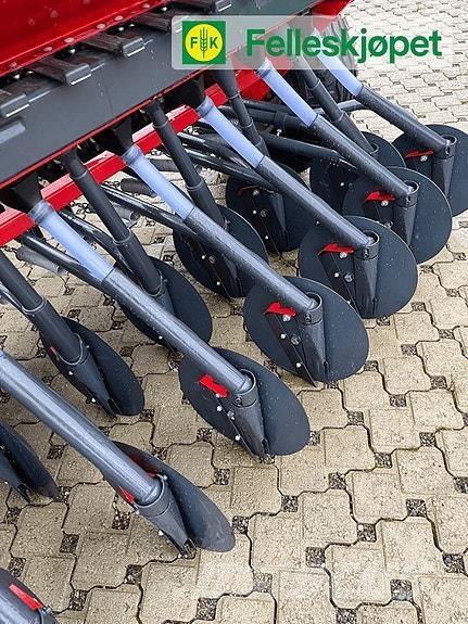 Tume CK 3000 Mēslojuma izkliedētājs