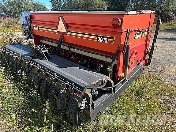 Tume HKL 3000 Minerālmēslu izkliedētāji