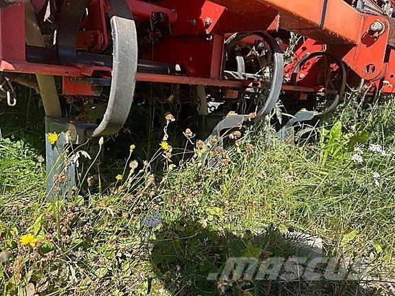 Tume HKL 3000 Minerālmēslu izkliedētāji