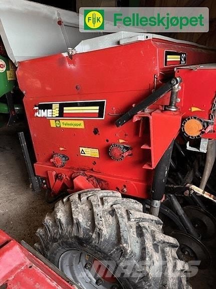 Tume kl 2500 Mēslojuma izkliedētājs