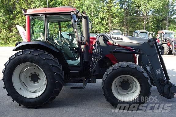 Valtra A83 Traktori
