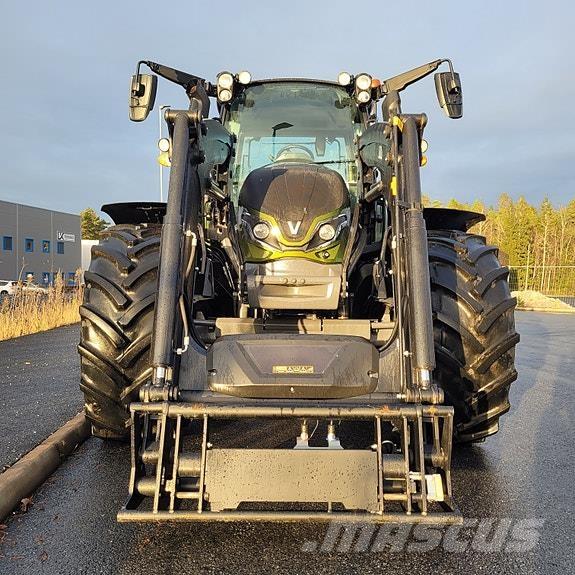 Valtra G135 Active Traktori