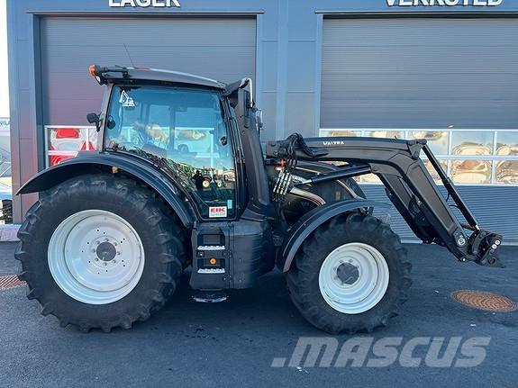 Valtra N155EH Traktori