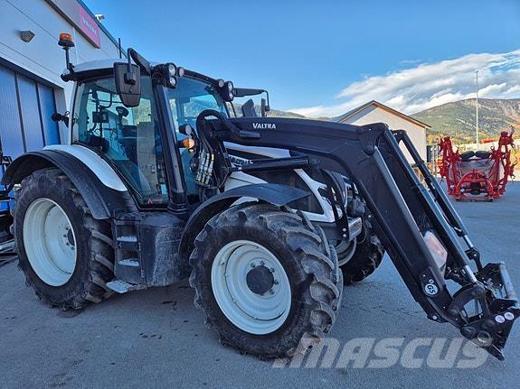 Valtra N175D. Traktori