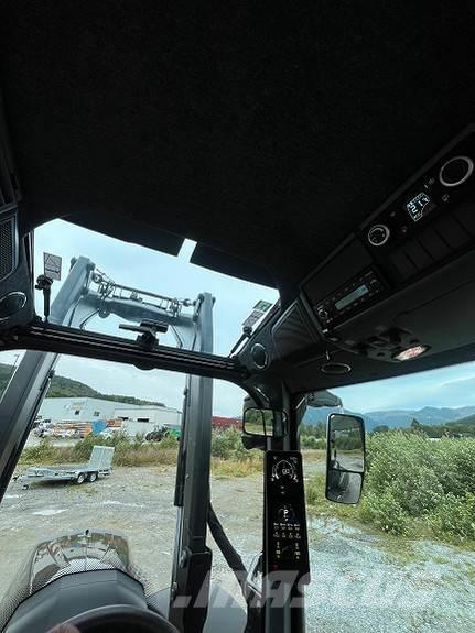 Valtra Q305 Traktori