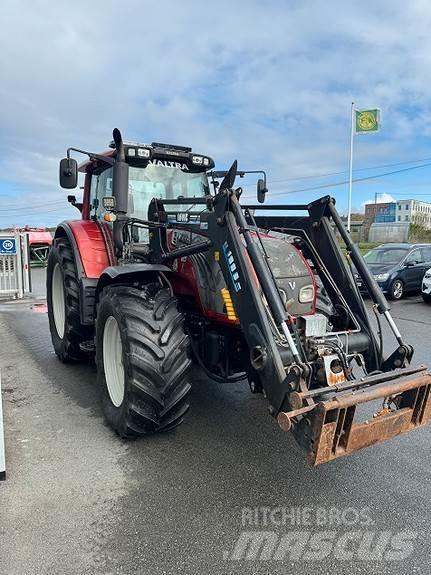 Valtra T-182-VERSU Traktori