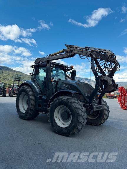 Valtra T194V Traktori