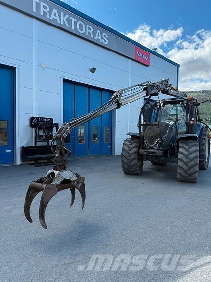 Valtra T194V Traktori