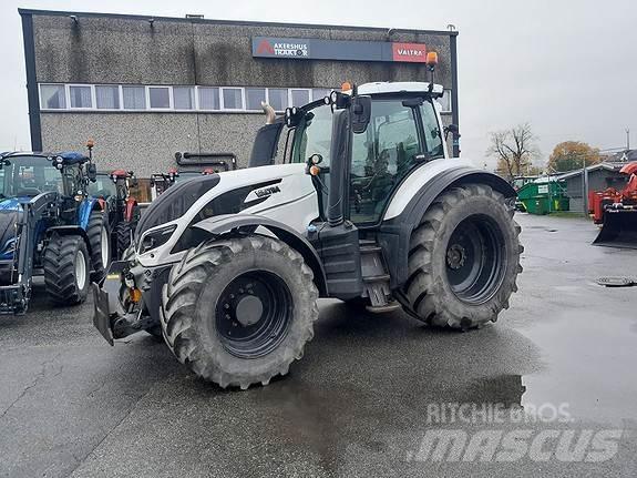 Valtra T234 Traktori