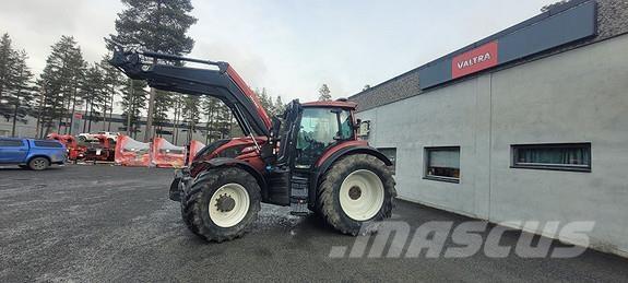 Valtra T234 Traktori