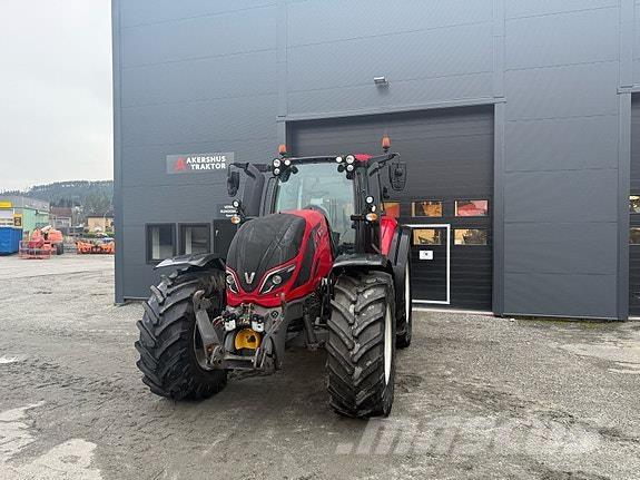 Valtra T234D Traktori