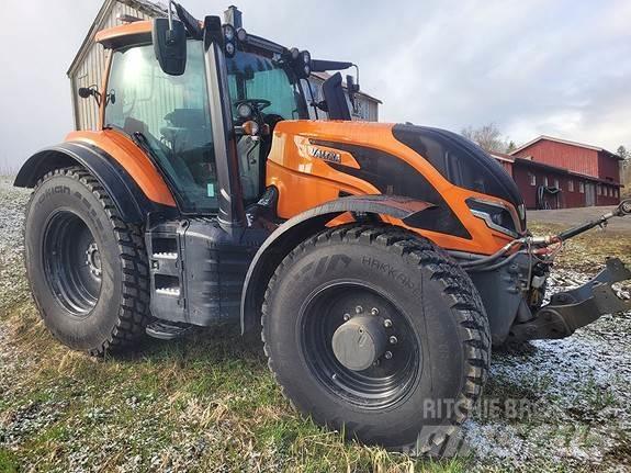Valtra T255 Traktori