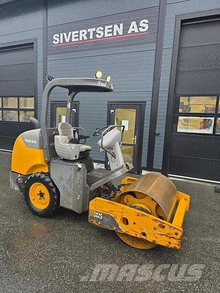 Volvo SD25 Asfalta klājēji