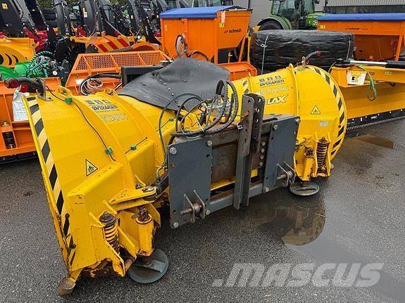   Sniega naži un tīrītāji