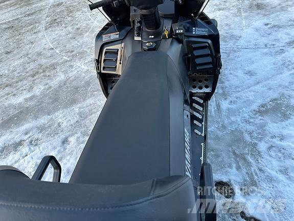 Yamaha Viking 5 Sniega motocikli
