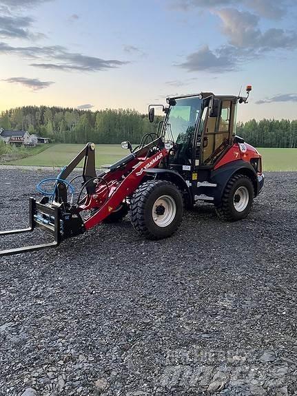 Yanmar V7 Iekrāvēji uz riteņiem