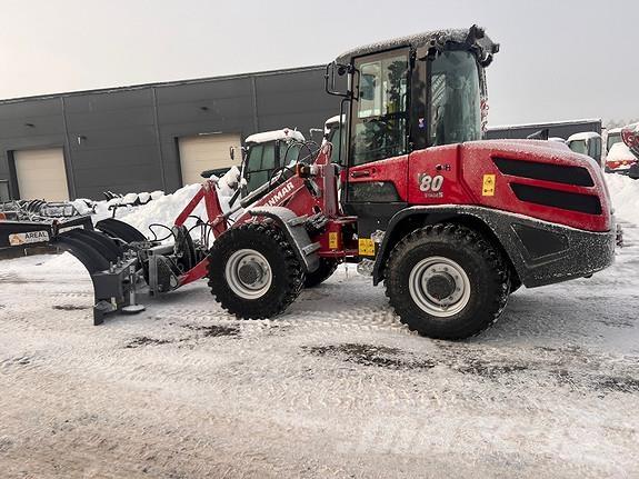 Yanmar V80 Iekrāvēji uz riteņiem