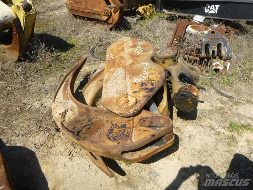 CAT 16.6 grapple Satvērējs