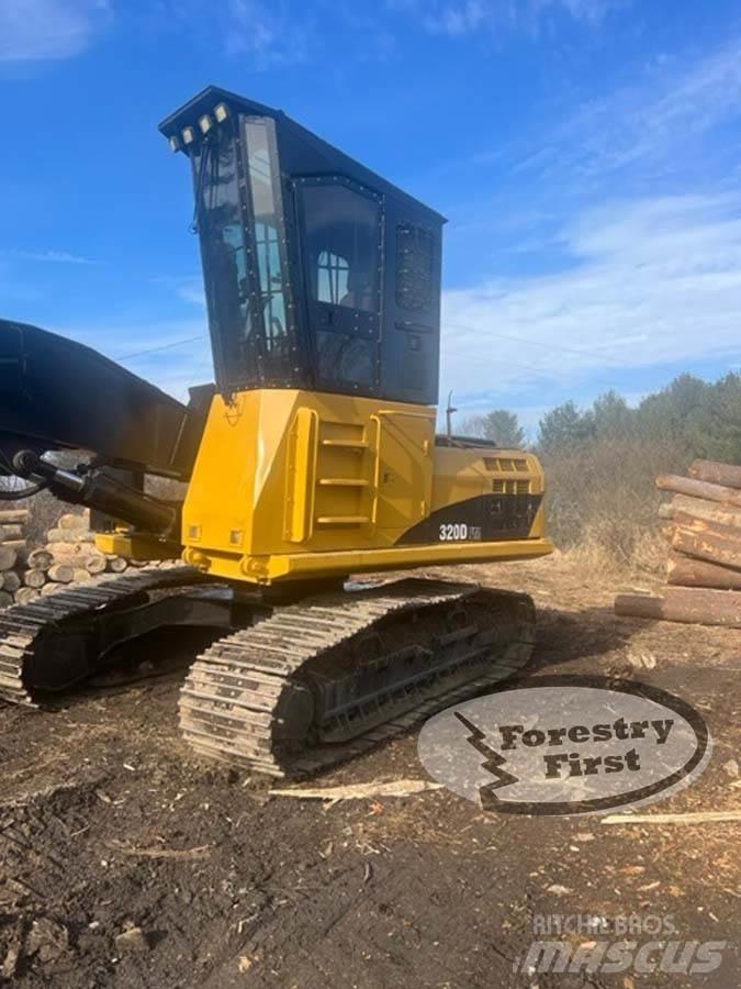 CAT 320D FM Baļķu iekrāvēji