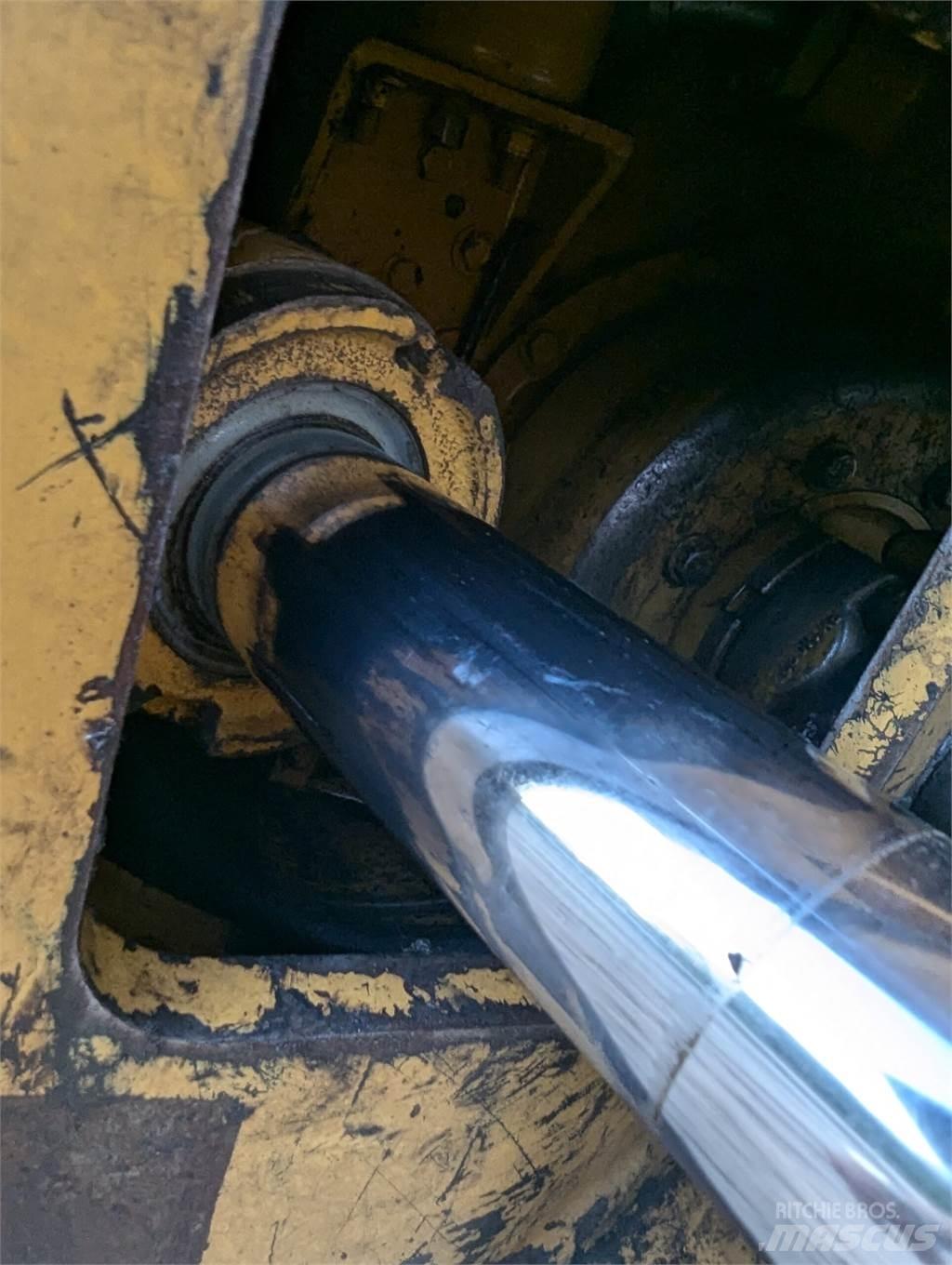 CAT 525C Mežizstrāde- Citi