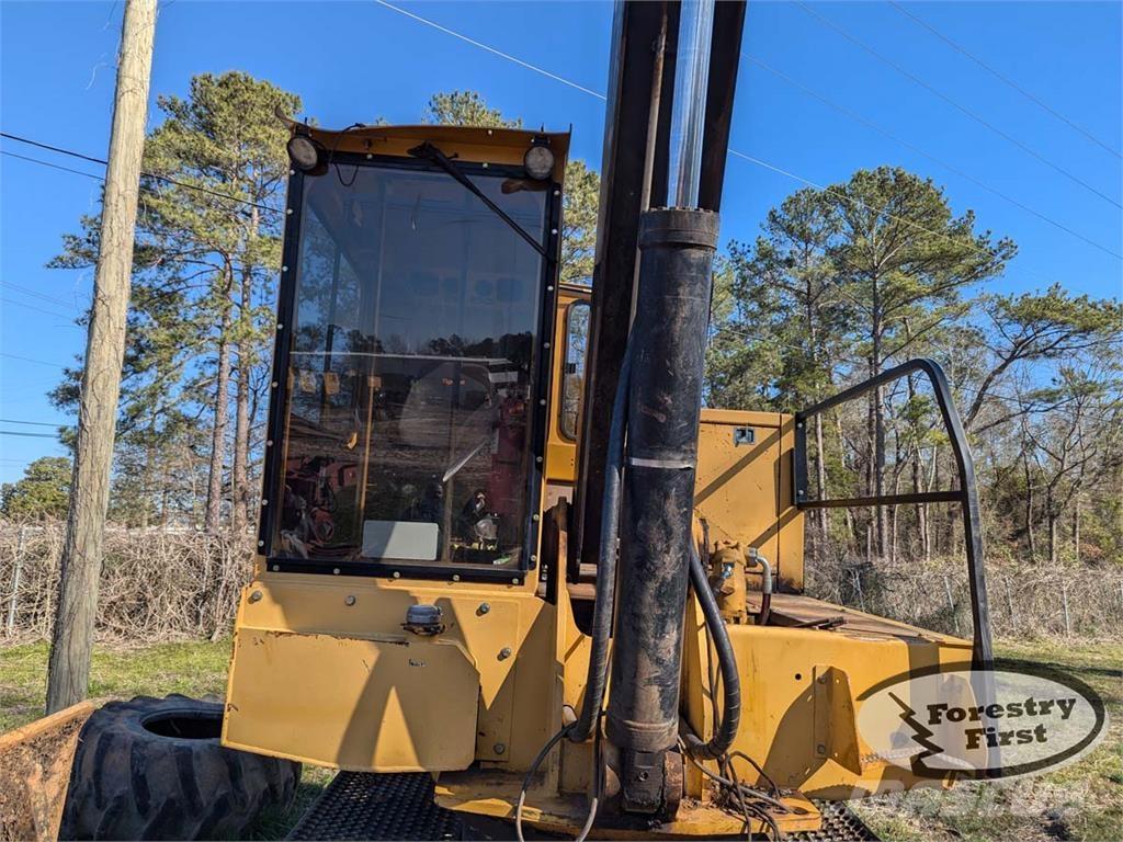 Tigercat 234 Baļķu iekrāvēji